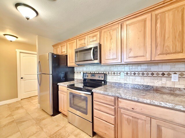 More Photos Of 201 10th St, Windsor Office For Sale