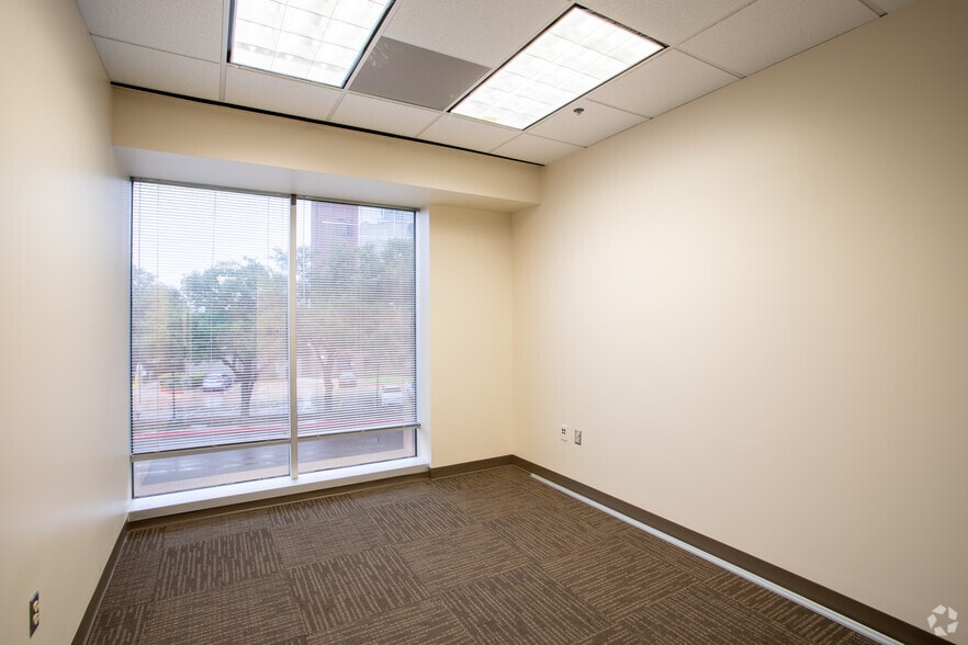 More Photos Of 10101 Reunion Pl, San Antonio Office For Lease