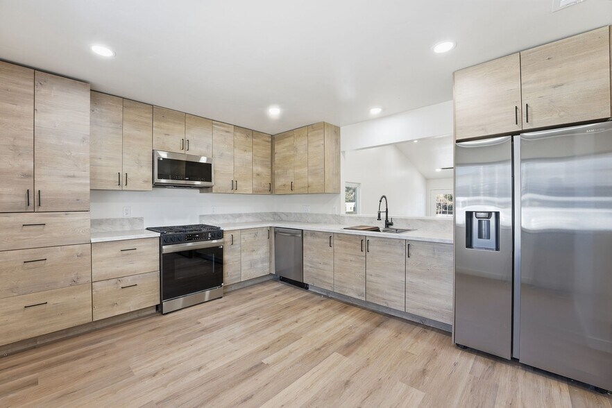 More Photos Of 5067 Alumni Pl, San Diego Multifamily For Sale