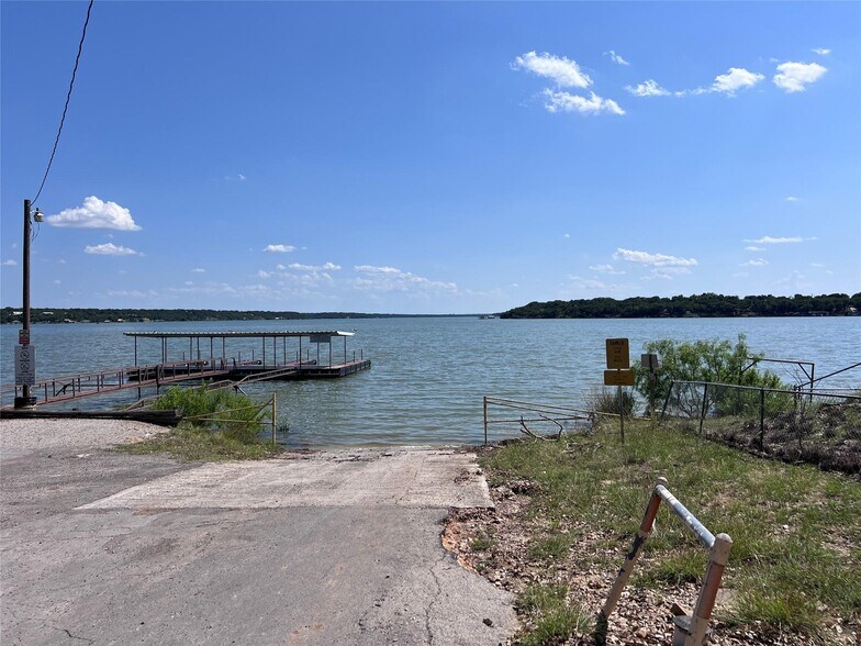 More Photos Of 4394 Iroquois Dr, May Specialty For Sale
