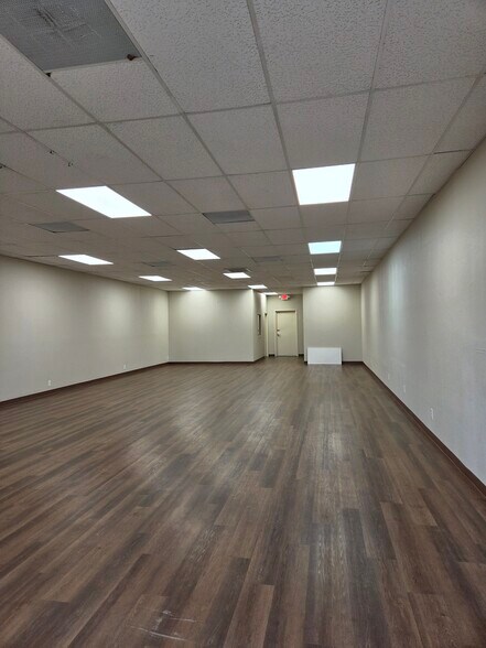 More Photos Of 2419 E Griffin Pky, Mission Storefront Retail Office For Lease