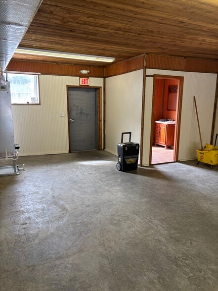 More Photos Of 19 E Moody Blvd, Bunnell General Retail For Lease