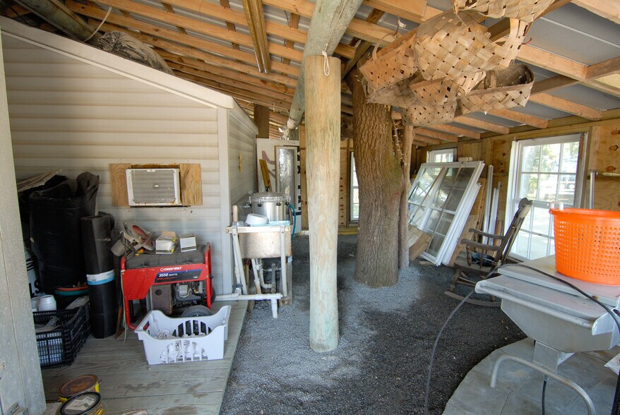 More Photos Of 2111 Sea Island Pky, Saint Helena Island General Retail For Sale