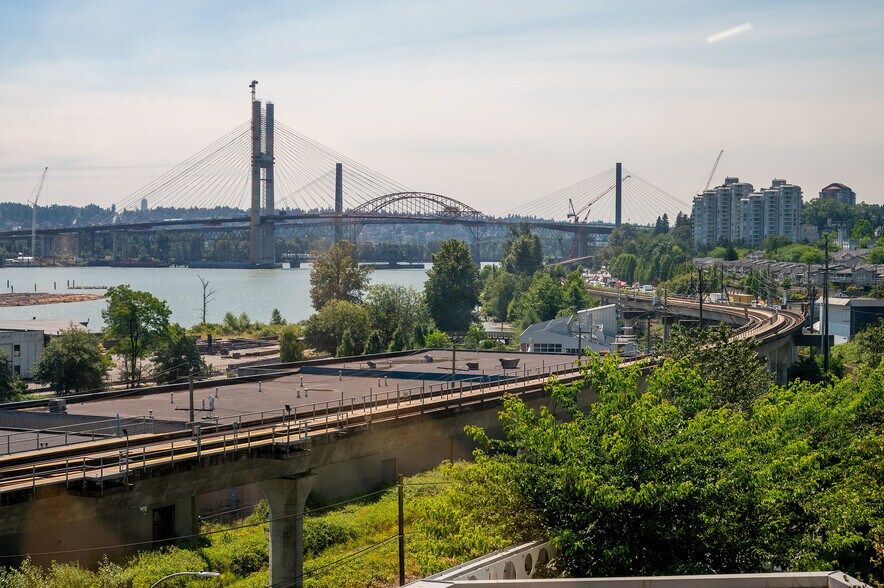 More Photos Of 287 Nelson's Crt, New Westminster Office For Lease