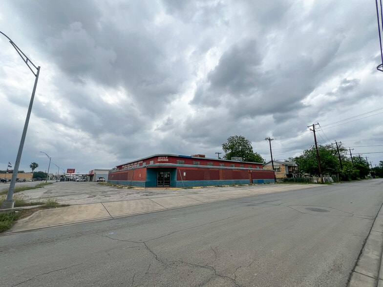 Primary Photo Of 2603 W Southcross Blvd, San Antonio Freestanding For Lease