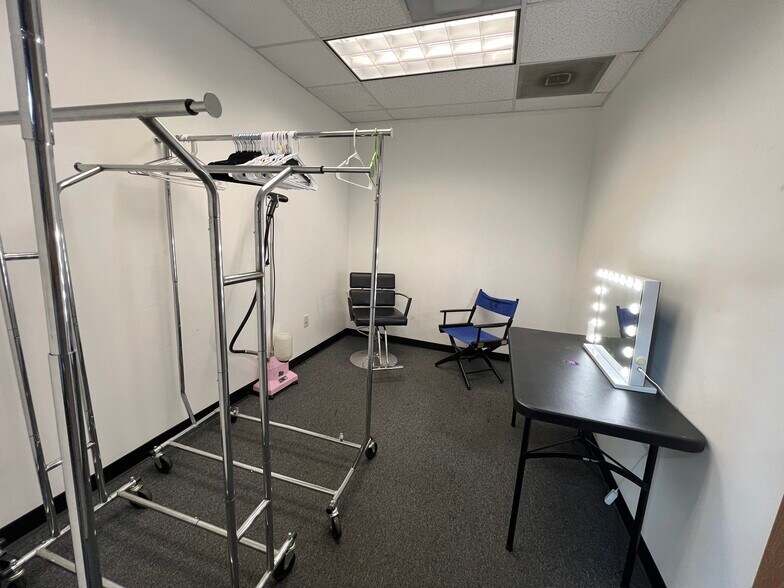 More Photos Of 315 S Flower St, Burbank Warehouse For Lease