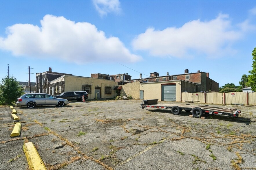 More Photos Of 6105-6117 Vine St, Cincinnati Storefront Retail Residential For Sale