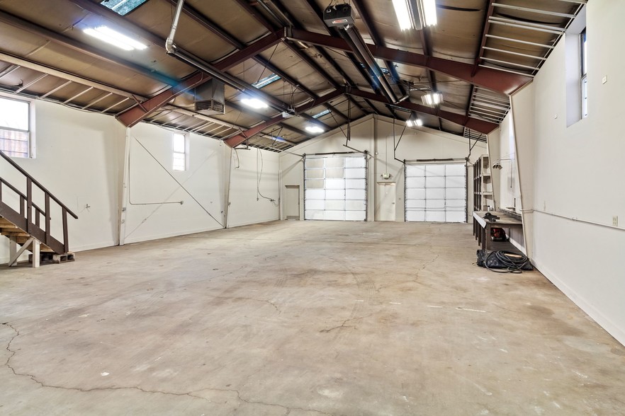 More Photos Of 2310 S Jason St, Denver Service For Sale