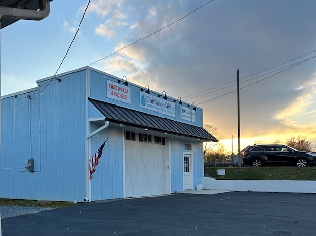 Primary Photo Of 760 E Main St, Purcellville Freestanding For Sale