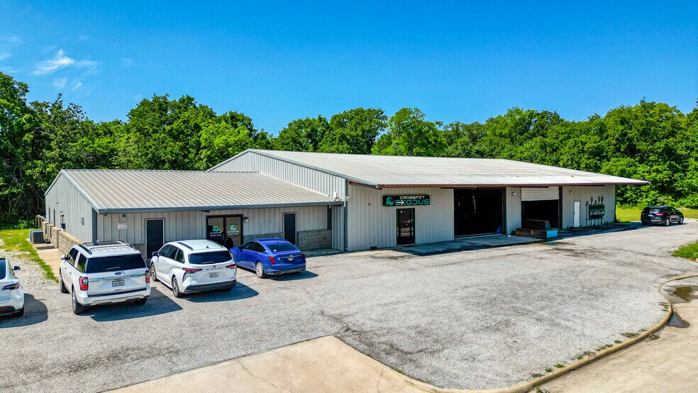 More Photos Of 301 Center Court Dr, Bridgeport Warehouse For Sale