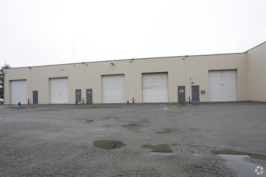 More Photos Of 40 Lowell Rd, Salem Light Distribution For Lease