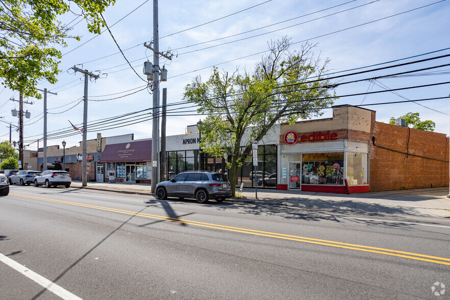 Primary Photo Of 948-958 Broadway, Woodmere Storefront For Sale