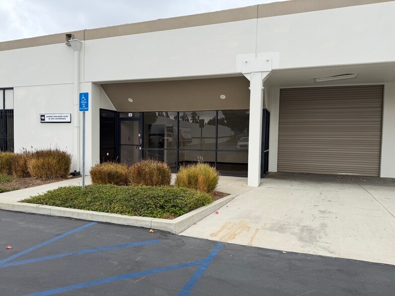 More Photos Of 17101-17121 Central Ave, Carson Warehouse For Lease