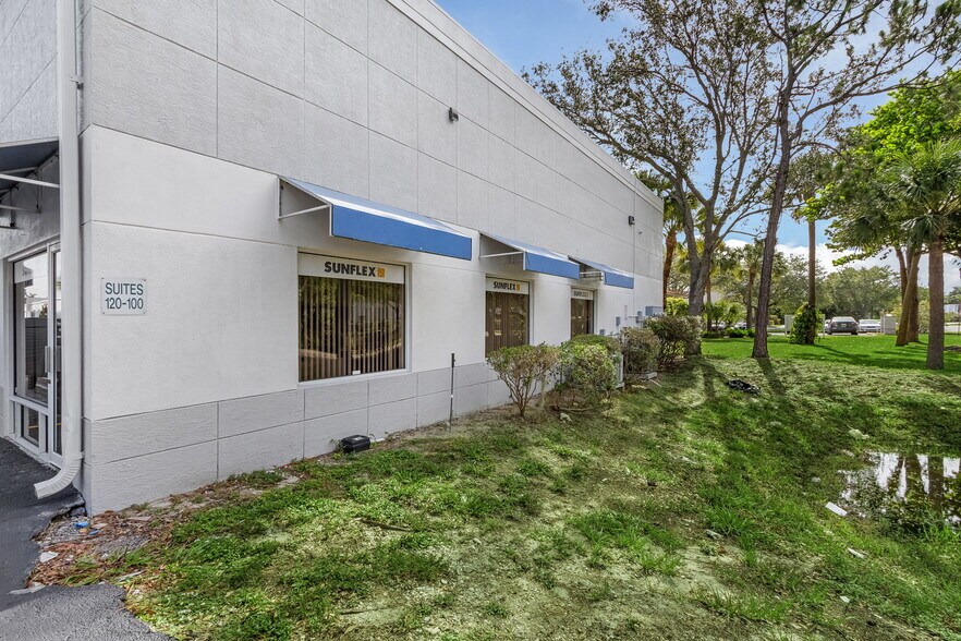 More Photos Of 4110 Enterprise Ave, Naples Unknown For Lease