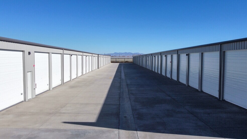 More Photos Of 3645 Andy Devine Ave, Kingman Specialty For Sale