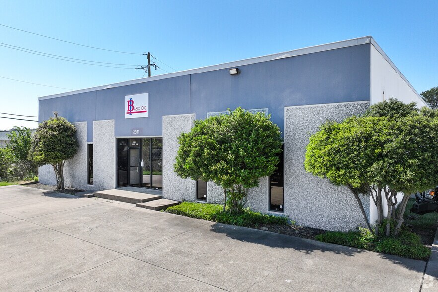 Primary Photo Of 2901 Suffolk Dr, Fort Worth Warehouse For Lease