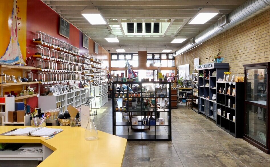 More Photos Of 574-576 E Main St, Ventura Storefront For Lease