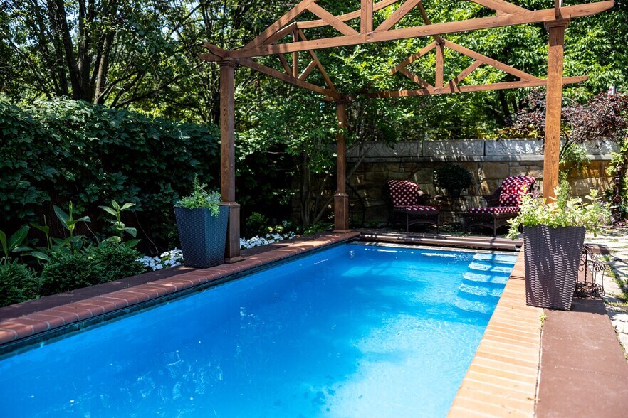 More Photos Of 1272 SW Fillmore St, Topeka Hospitality For Sale