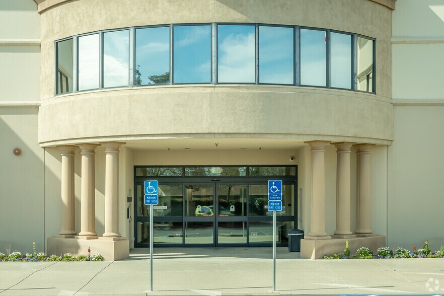 More Photos Of 9401 E Stockton Blvd, Elk Grove Coworking Space