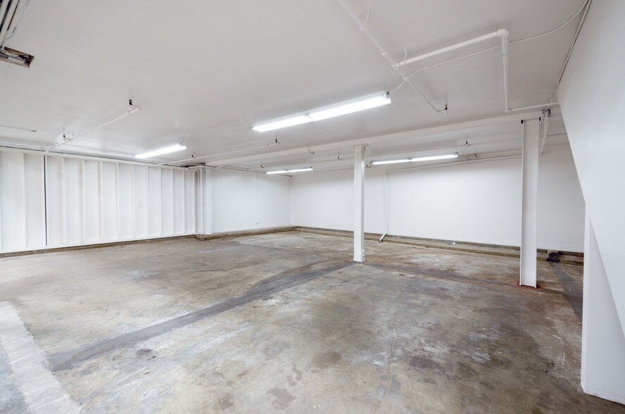 More Photos Of 901 Shasta St, Redwood City Warehouse For Lease