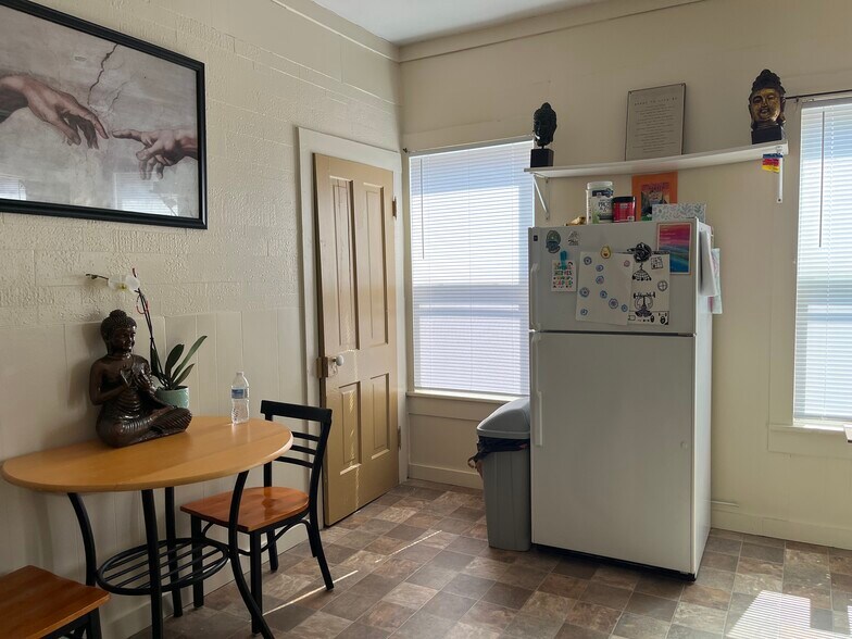 More Photos Of 1040 7th Ave, Baldwin Apartments For Sale