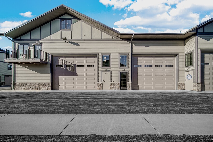 Primary Photo Of 2244 Ferry Rd, Naperville Flex For Sale