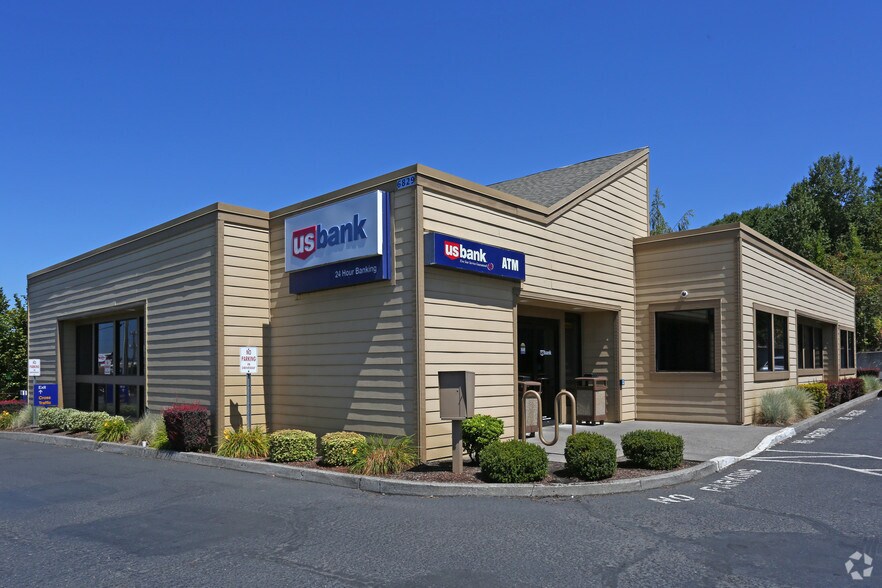 More Photos Of 6829 NE Highway 99, Vancouver Bank For Lease
