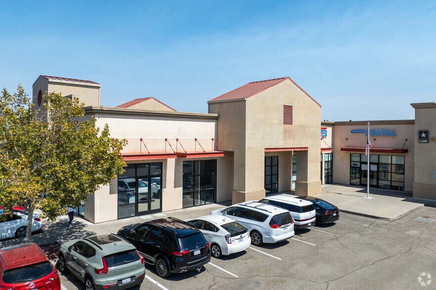 More Photos Of 1321-1349 Historical Plaza Way, Manteca General Retail For Lease