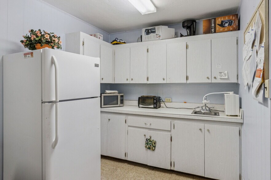 More Photos Of 1231 Lakeland Hills Blvd, Lakeland Freestanding For Sale