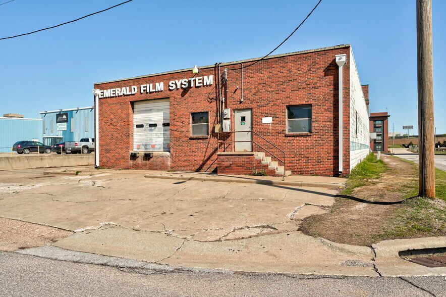 More Photos Of 515 Kings of Leon Ln, Oklahoma City Manufacturing For Sale
