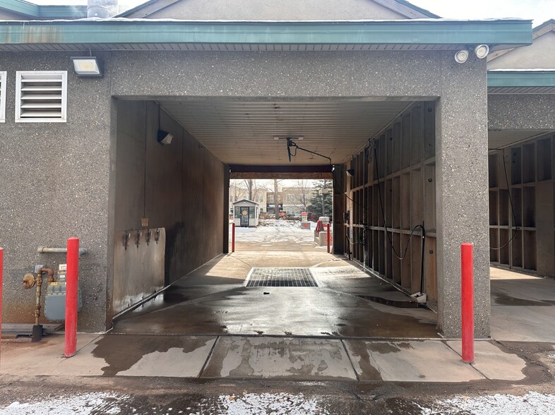 More Photos Of 660 Red Table Dr, Gypsum Carwash For Sale