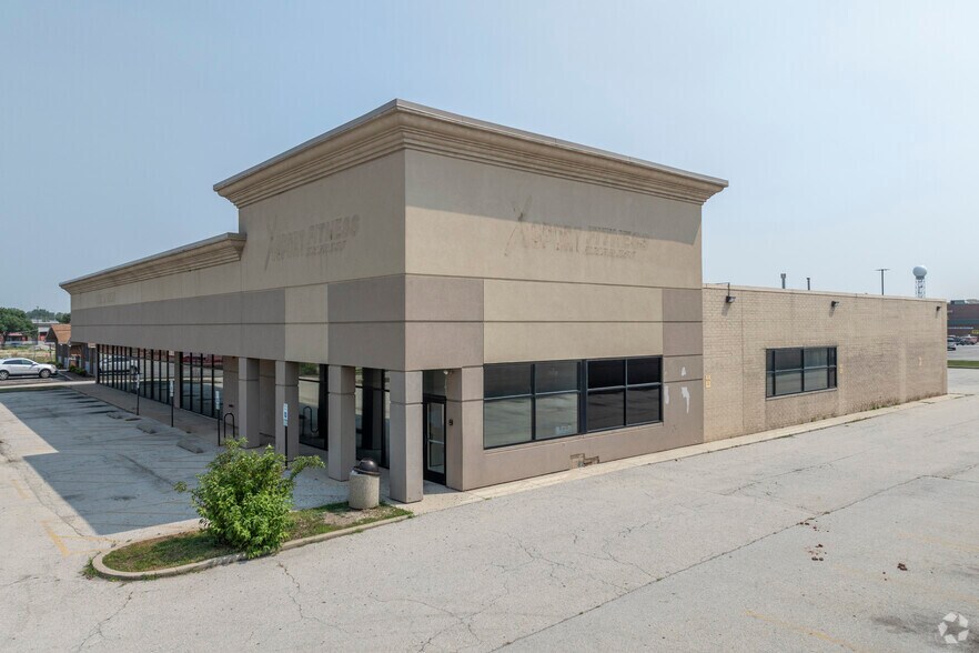 More Photos Of 13343 Cicero Ave, Crestwood Health Club For Lease