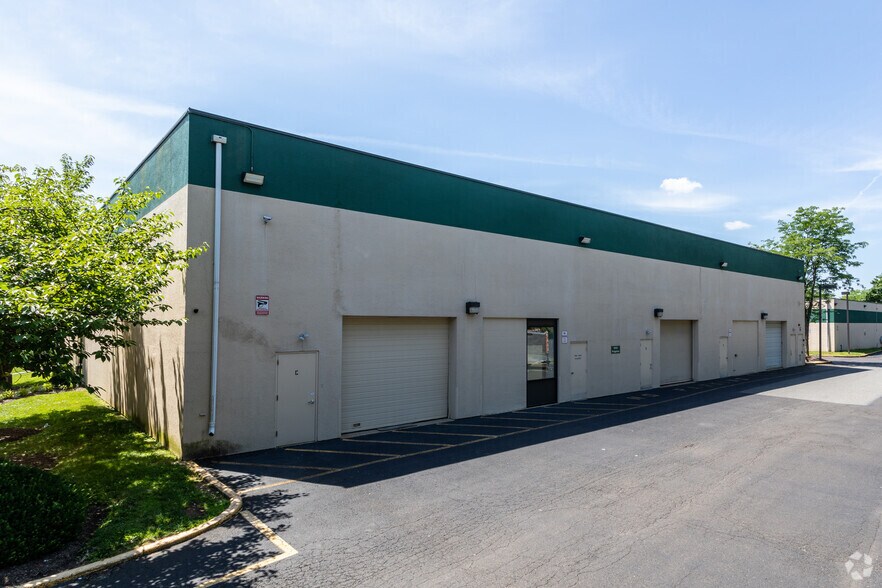 More Photos Of 3412 Progress Dr, Bensalem Light Distribution For Lease