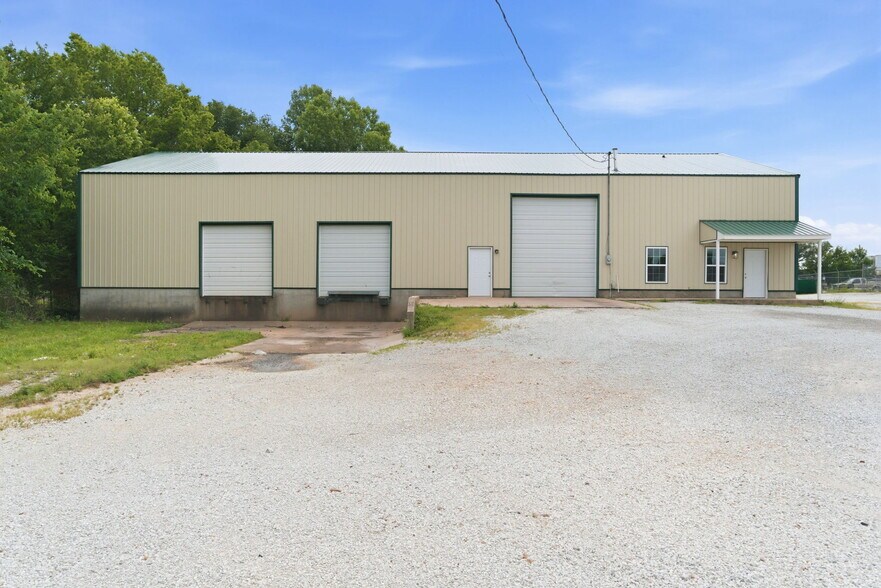 More Photos Of 136 N Prigmor Ave, Joplin Industrial For Sale