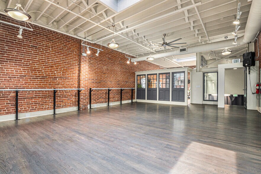 More Photos Of 1917 Market St, Denver Storefront For Sale