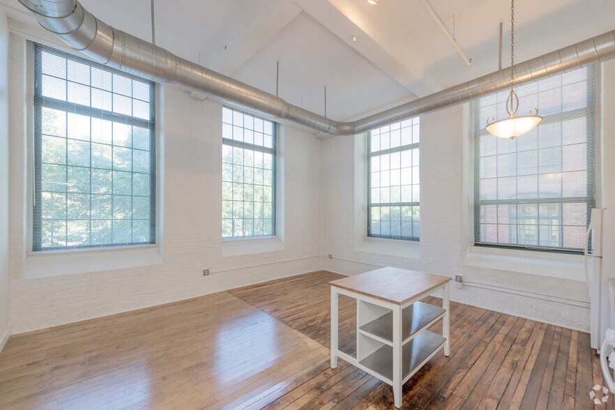 More Photos Of 166 Valley St, Providence Apartments For Sale