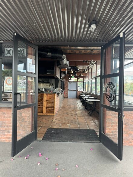 More Photos Of 11241 Beach Blvd, Stanton General Retail For Lease