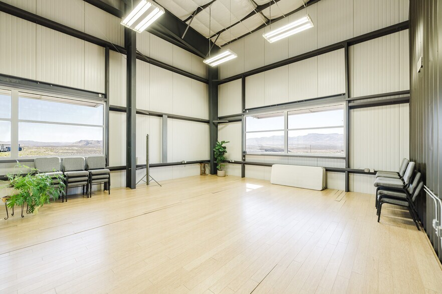 More Photos Of 1025 Carlin Trend Dr, Carlin Service For Sale