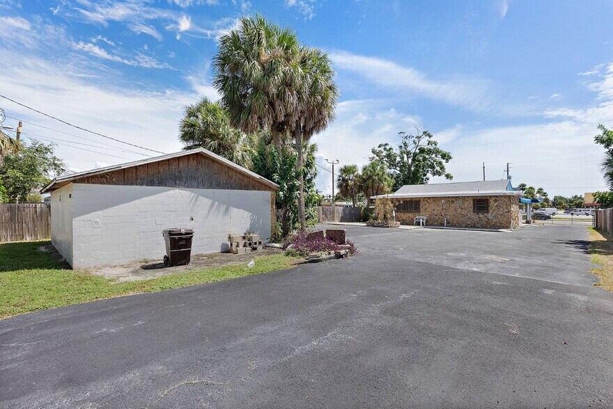 More Photos Of 3425 22nd Ave S, Saint Petersburg Storefront For Sale