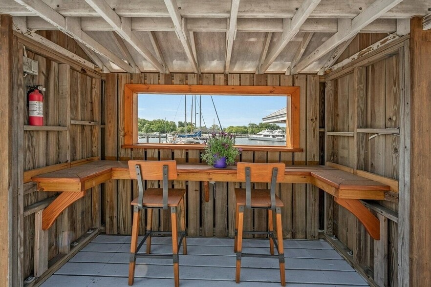 More Photos Of 101 Harbor Ln W, New Rochelle Marina For Sale