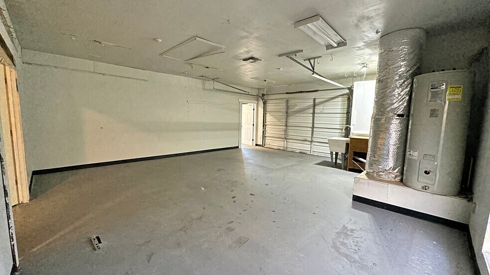 More Photos Of 4119 W FM 2147, Cottonwood Shores Storefront Retail Office For Lease