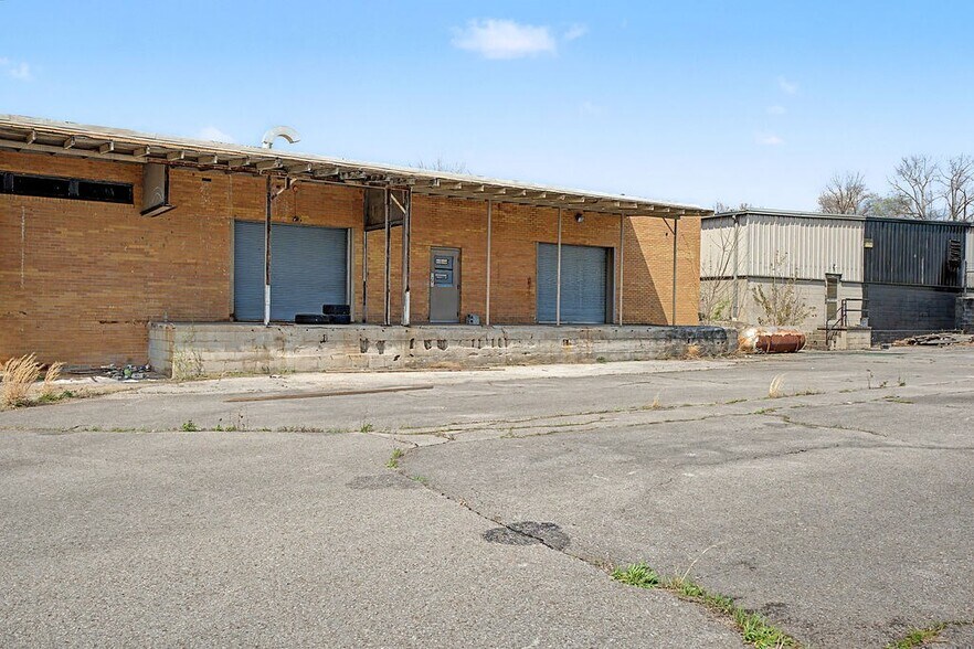 More Photos Of 1121 Skyline Dr, Hopkinsville Manufacturing For Sale