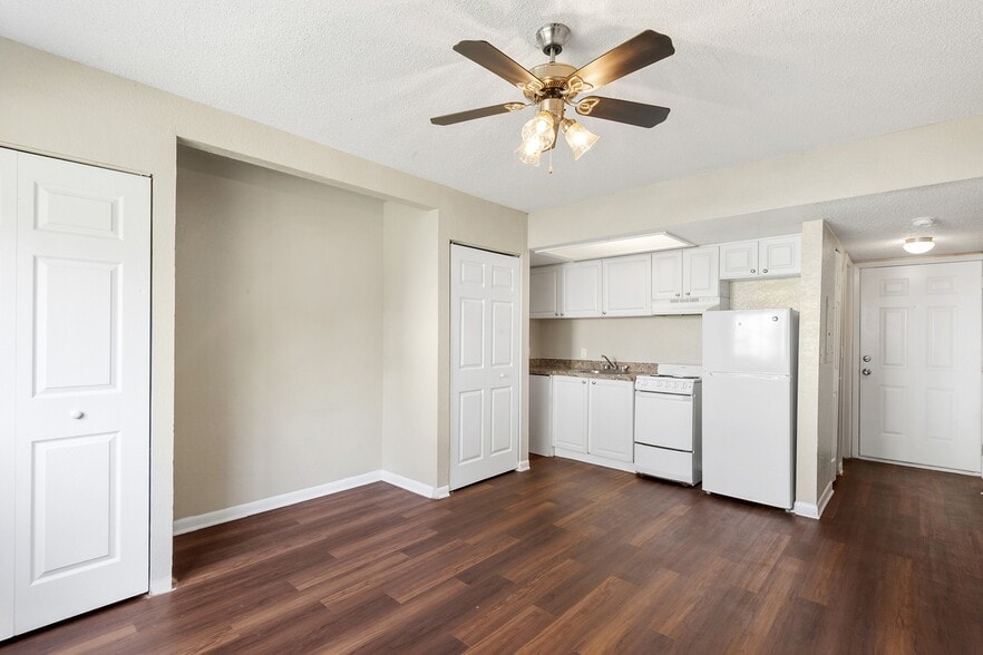 More Photos Of 1250 E 113th Ave, Tampa Apartments For Sale