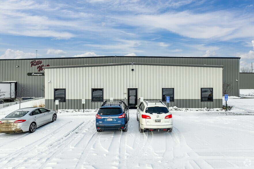 More Photos Of 1105 Benjamin Ave, Hutchinson Manufacturing For Sale
