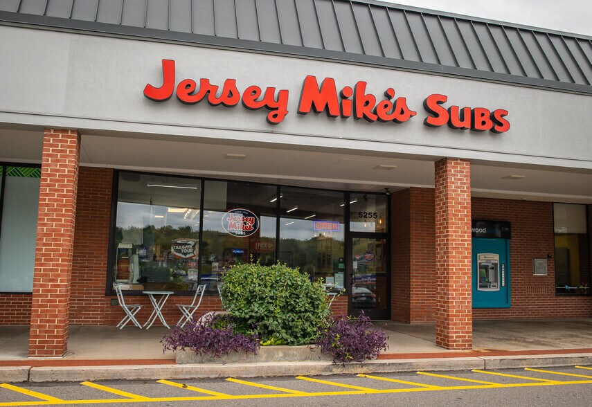 More Photos Of 5209-5259 Library Rd S, Bethel Park Unknown For Lease