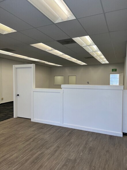 More Photos Of 118 S 3rd St, King City Office For Lease