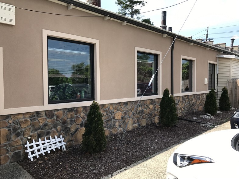 More Photos Of 681 Main St, Belleville Warehouse For Lease