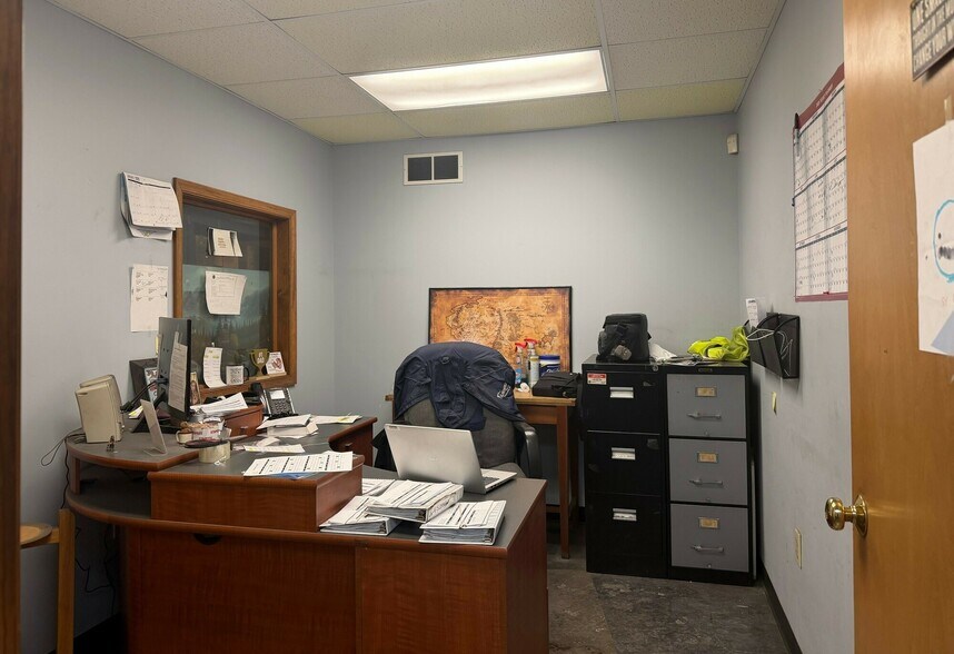 More Photos Of 200 N 1st St, Stroudsburg Warehouse For Lease