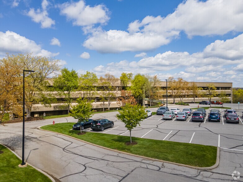 More Photos Of 1001 E 101st Ter, Kansas City Office For Lease