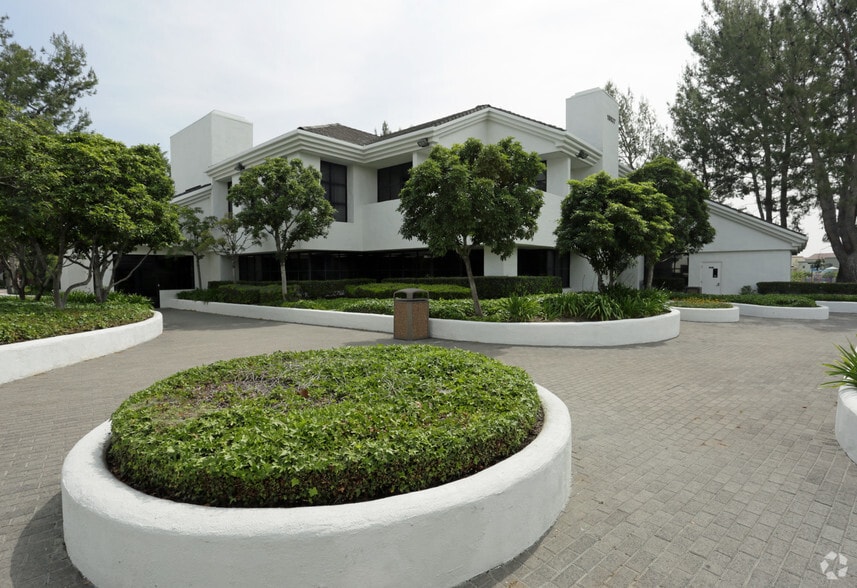 More Photos Of 10837 Laurel St, Rancho Cucamonga Medical For Sale